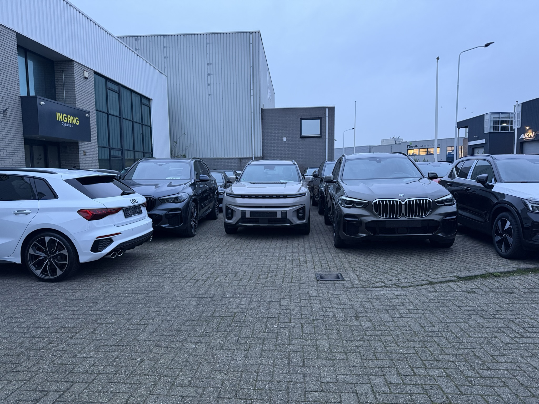 Showroom afwerking en verkoopklare presentatie