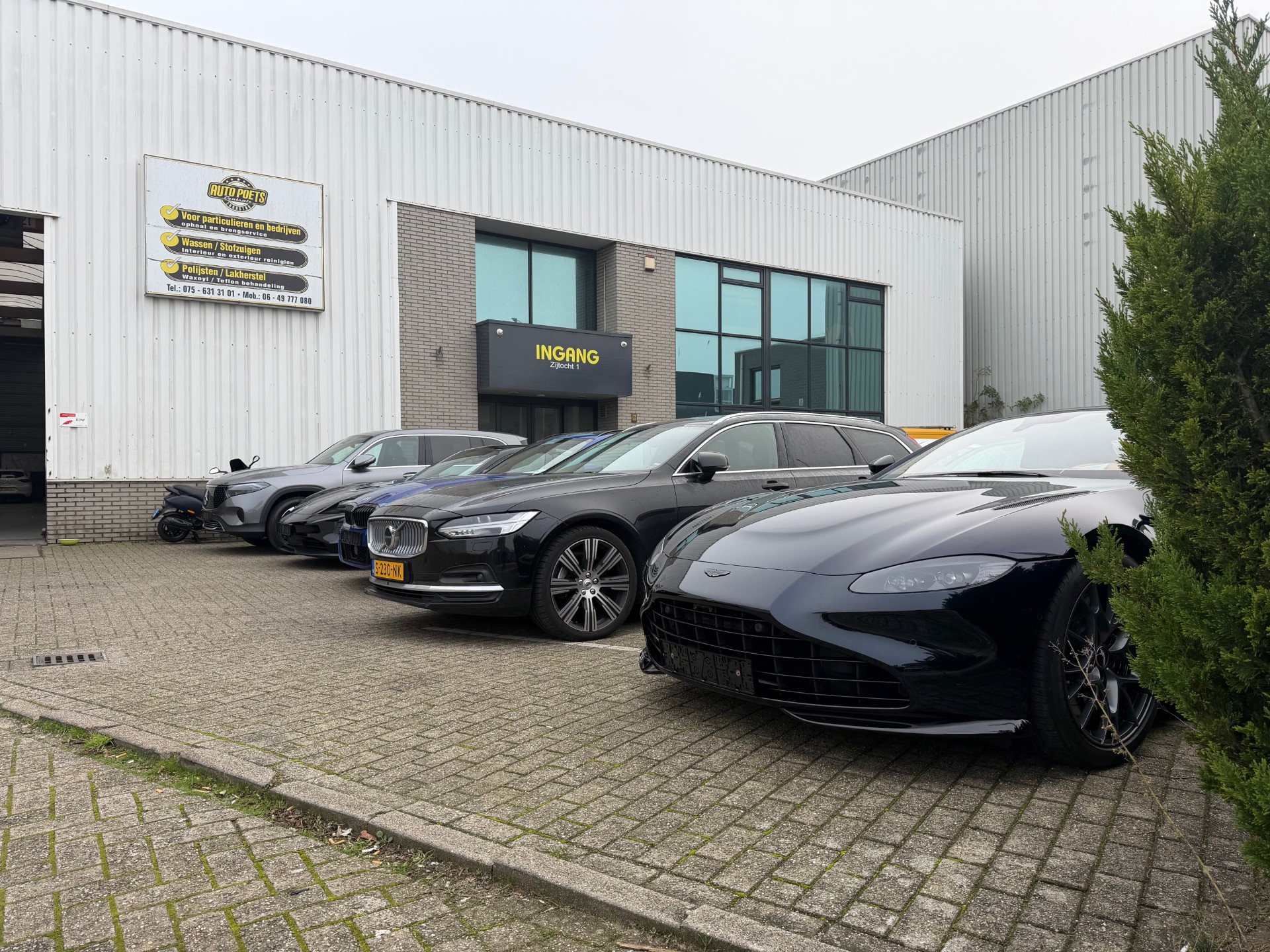 Dealerservice en showroom presentatie in Zaandam